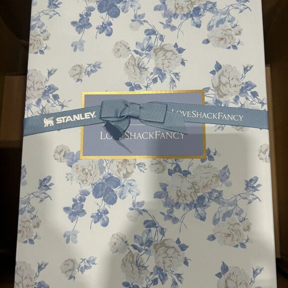 The Stanley x LoveShackFancy Quencher | 40 OZ Everblooming Rosettes - Picture 2 of 7